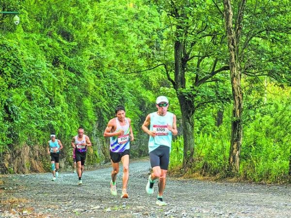 虽运营仅两, 特色产业