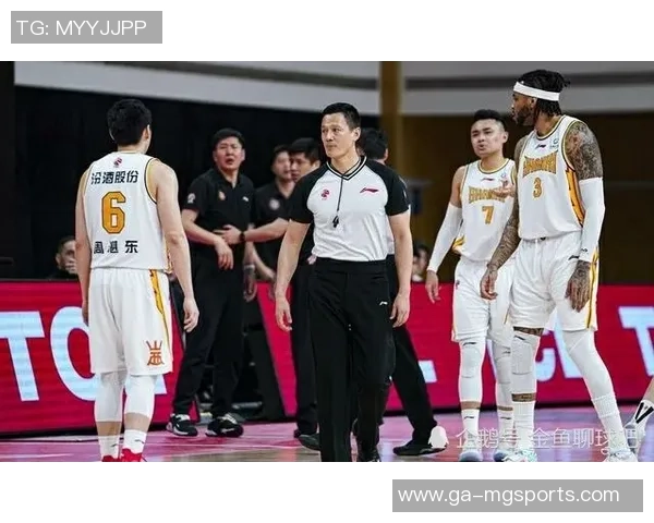 掀翻广东队，山西106分打疯了！杜锋摇头苦笑，争冠阵型露出缺点